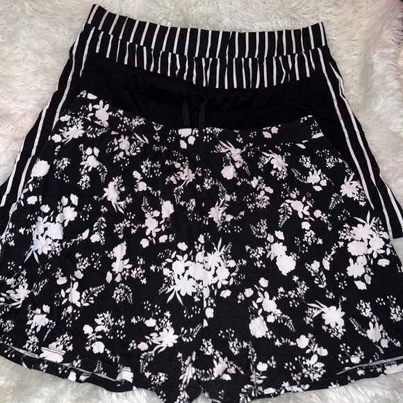 ASOS Bundle of Shorts - Picture 2 of 14